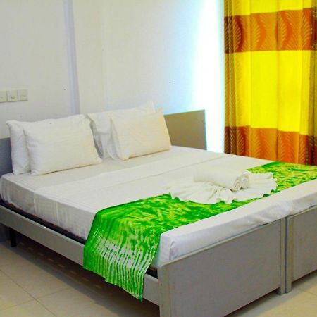 The Garnet Mirissa Hotel Buitenkant foto