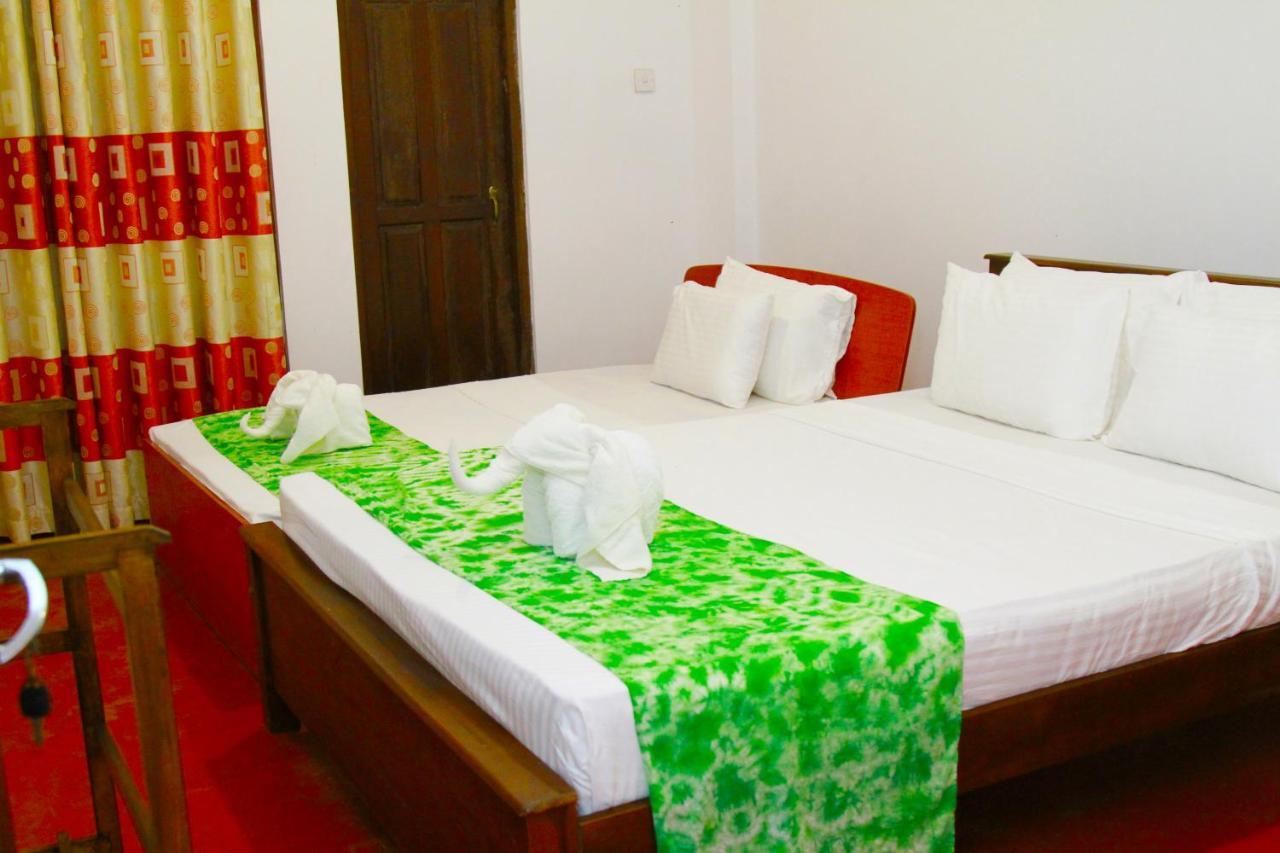 The Garnet Mirissa Hotel Buitenkant foto
