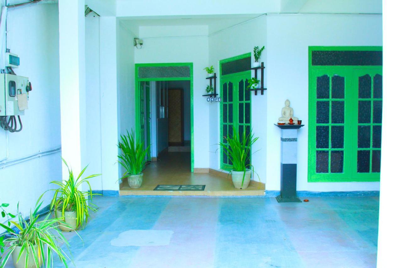 The Garnet Mirissa Hotel Buitenkant foto