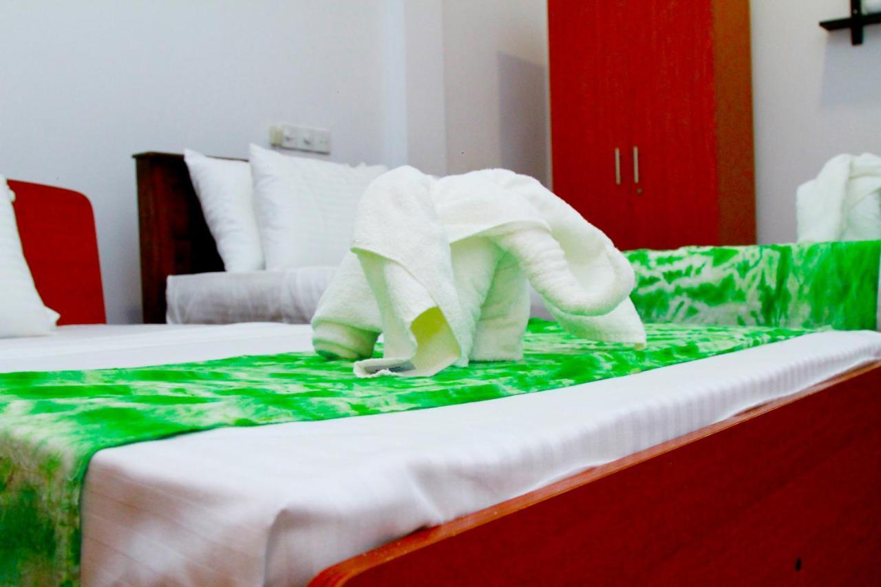 The Garnet Mirissa Hotel Buitenkant foto