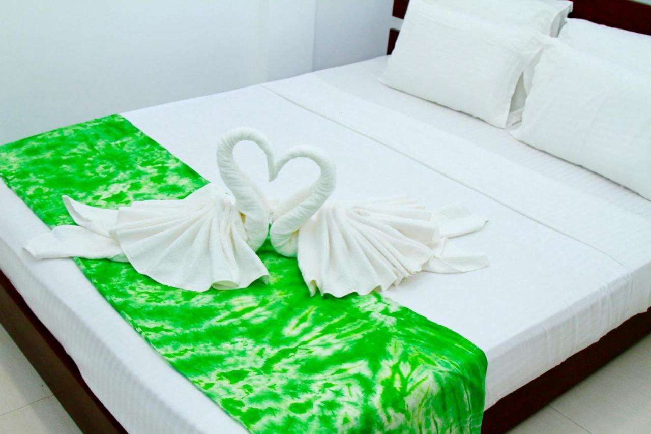 The Garnet Mirissa Hotel Buitenkant foto